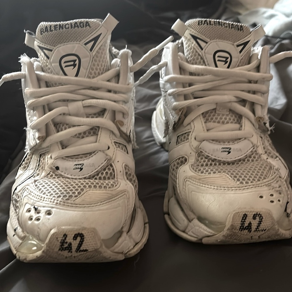 Balenciaga runners for sale size 42 used